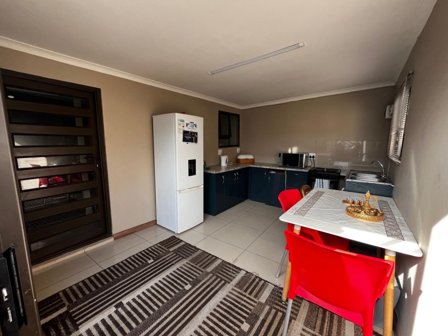2 Bedroom Property for Sale in Athlone Western Cape